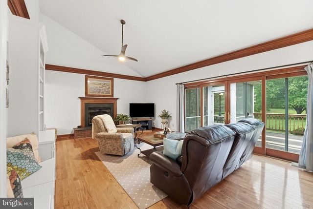 2455 DURHAM PL, Jeffersonton, VA 22724