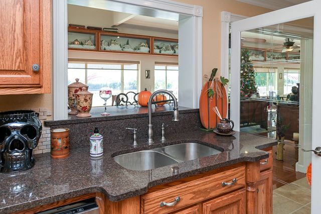 627 Eastbrook Rd, Estill Springs, TN 37330