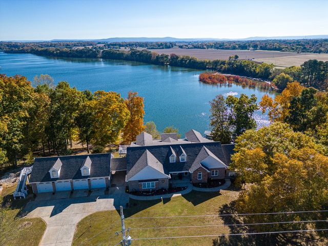 627 Eastbrook Rd, Estill Springs, TN 37330
