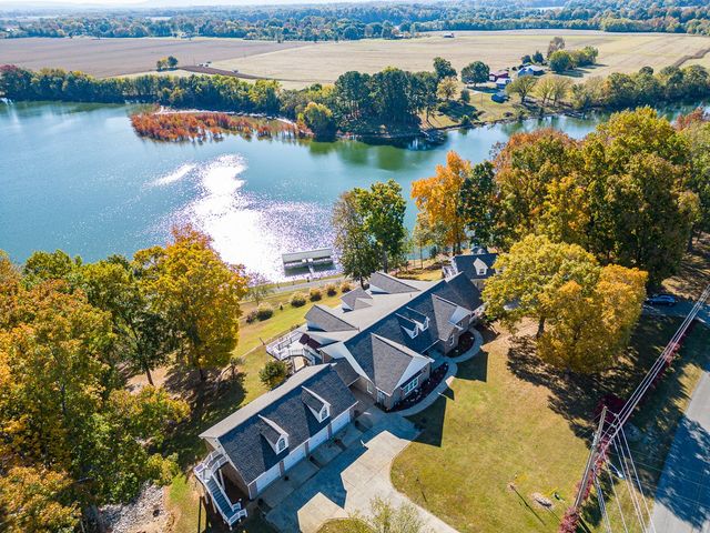 627 Eastbrook Rd, Estill Springs, TN 37330