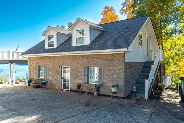 627 Eastbrook Rd, Estill Springs, TN 37330