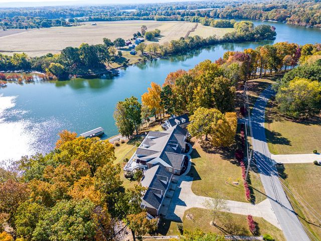627 Eastbrook Rd, Estill Springs, TN 37330