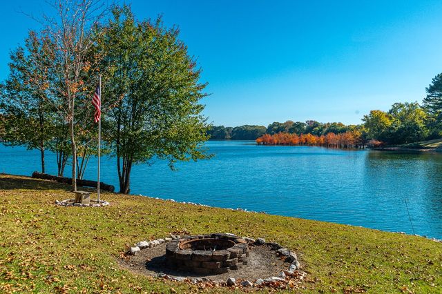 627 Eastbrook Rd, Estill Springs, TN 37330