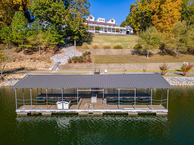627 Eastbrook Rd, Estill Springs, TN 37330