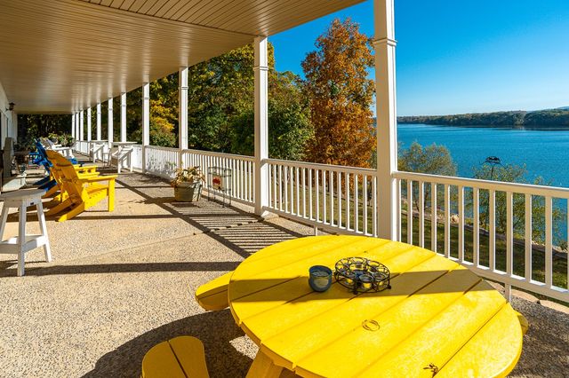 627 Eastbrook Rd, Estill Springs, TN 37330