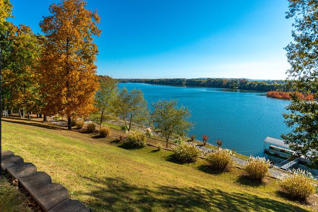 627 Eastbrook Rd, Estill Springs, TN 37330