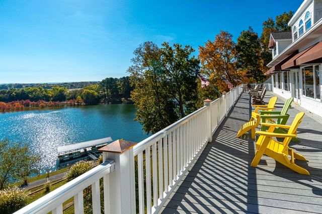 627 Eastbrook Rd, Estill Springs, TN 37330