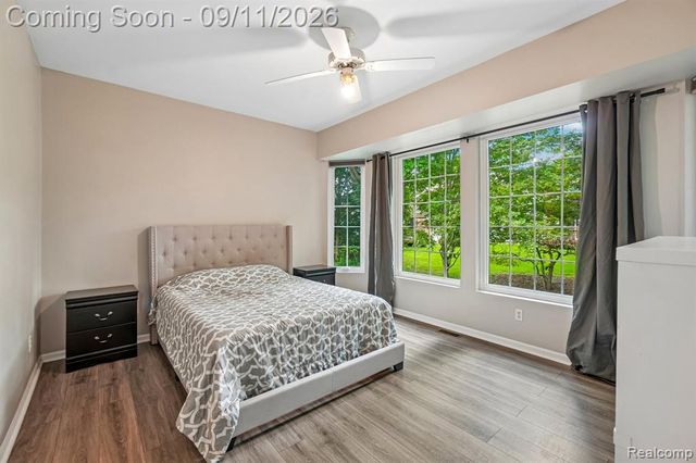 6913 Fox Lane, Waterford, MI 48327
