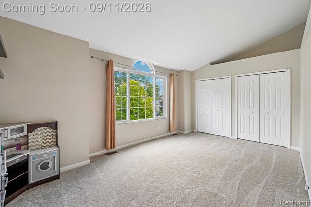 6913 Fox Lane, Waterford, MI 48327