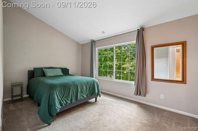 6913 Fox Lane, Waterford, MI 48327
