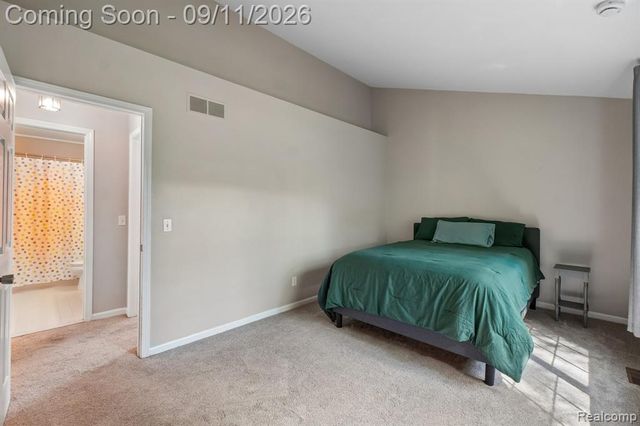 6913 Fox Lane, Waterford, MI 48327
