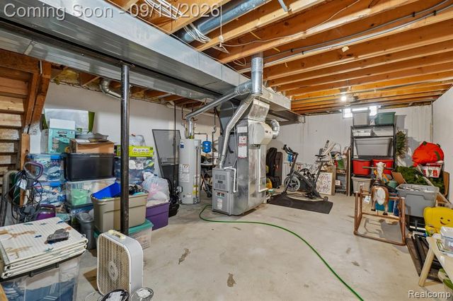 6913 Fox Lane, Waterford, MI 48327