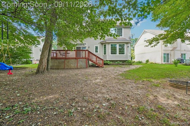6913 Fox Lane, Waterford, MI 48327