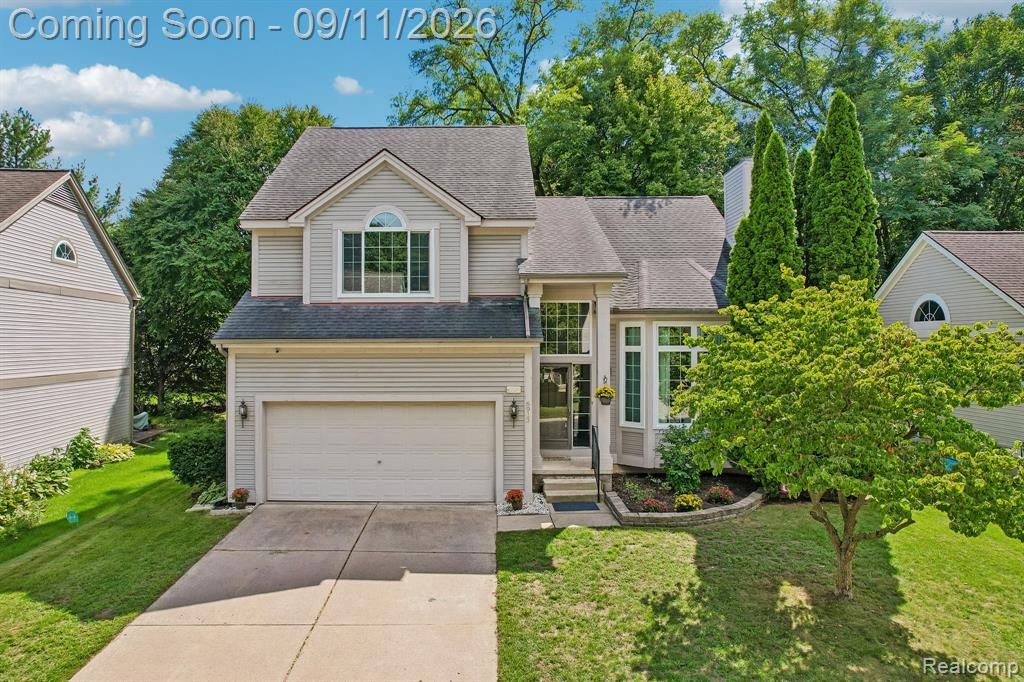 6913 Fox Lane, Waterford, MI 48327