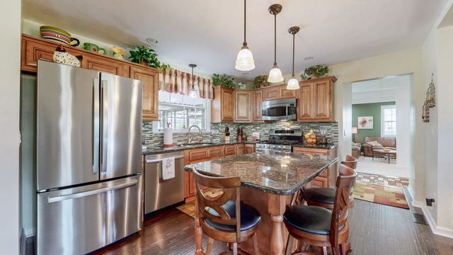1049 Fontaine Dr, Goodlettsville, TN 37072