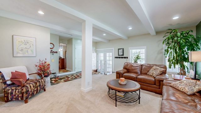 1049 Fontaine Dr, Goodlettsville, TN 37072