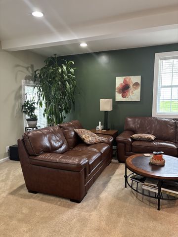 1049 Fontaine Dr, Goodlettsville, TN 37072