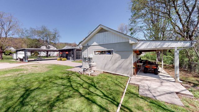 1049 Fontaine Dr, Goodlettsville, TN 37072