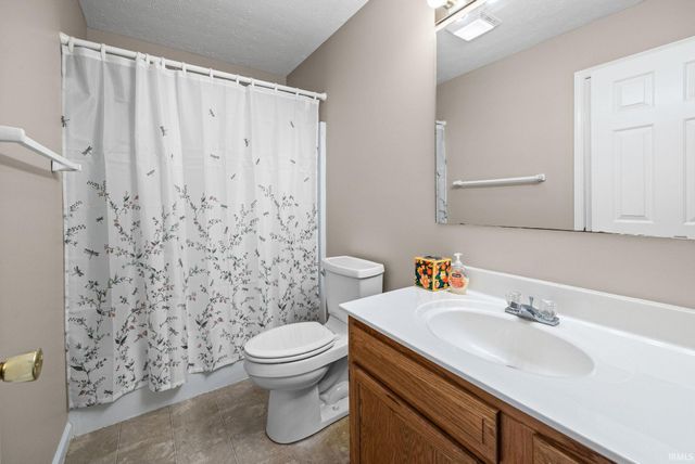 1109 E Creekside Court, Battle Ground, IN 47920