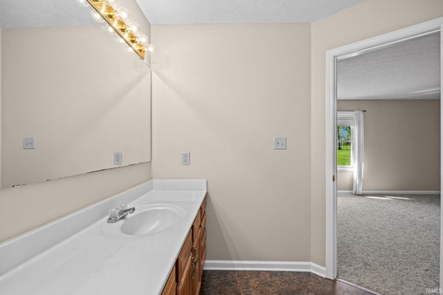 1109 E Creekside Court, Battle Ground, IN 47920