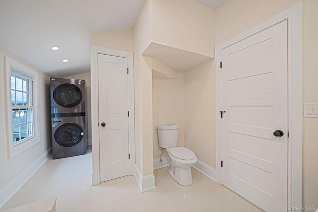 61 Ocean Avenue, Islip, NY 11751