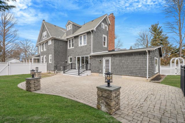 61 Ocean Avenue, Islip, NY 11751