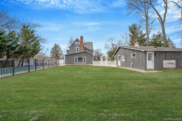 61 Ocean Avenue, Islip, NY 11751