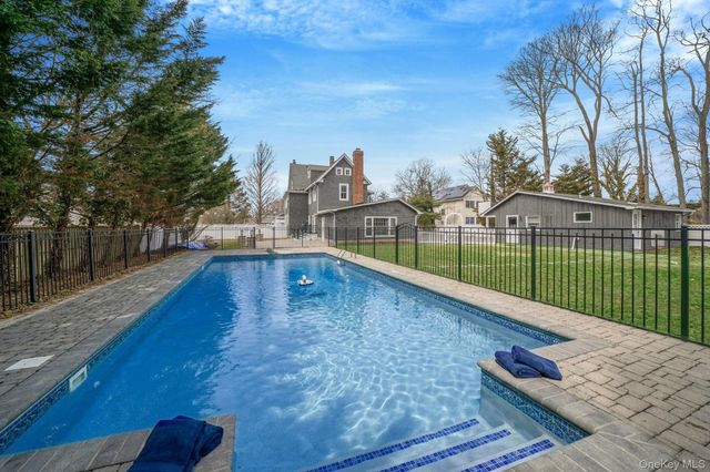 61 Ocean Avenue, Islip, NY 11751