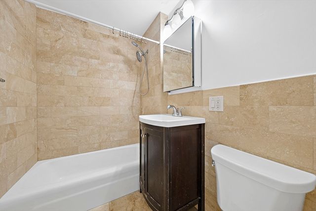 71 Oxford Ave 3, Cambridge, MA 02138