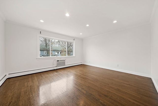 71 Oxford Ave 3, Cambridge, MA 02138