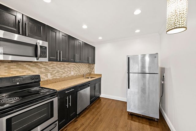 71 Oxford Ave 3, Cambridge, MA 02138