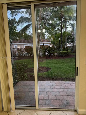 12440 Emerald Creek Mnr 17, Plantation, FL 33325