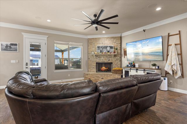 9012 Parkview Circle, Tolar, TX 76476