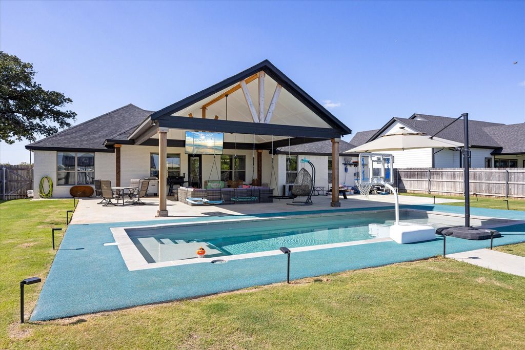 9012 Parkview Circle, Tolar, TX 76476