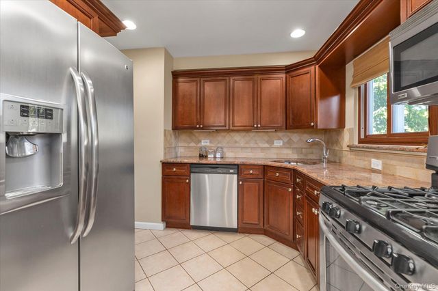 77 Horton Avenue, Valley Stream, NY 11581