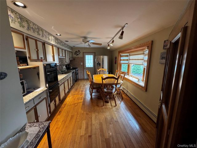 30 Woodmere Place, Selden, NY 11784