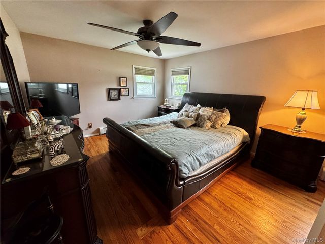 30 Woodmere Place, Selden, NY 11784