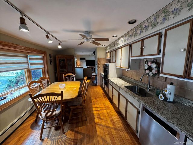 30 Woodmere Place, Selden, NY 11784