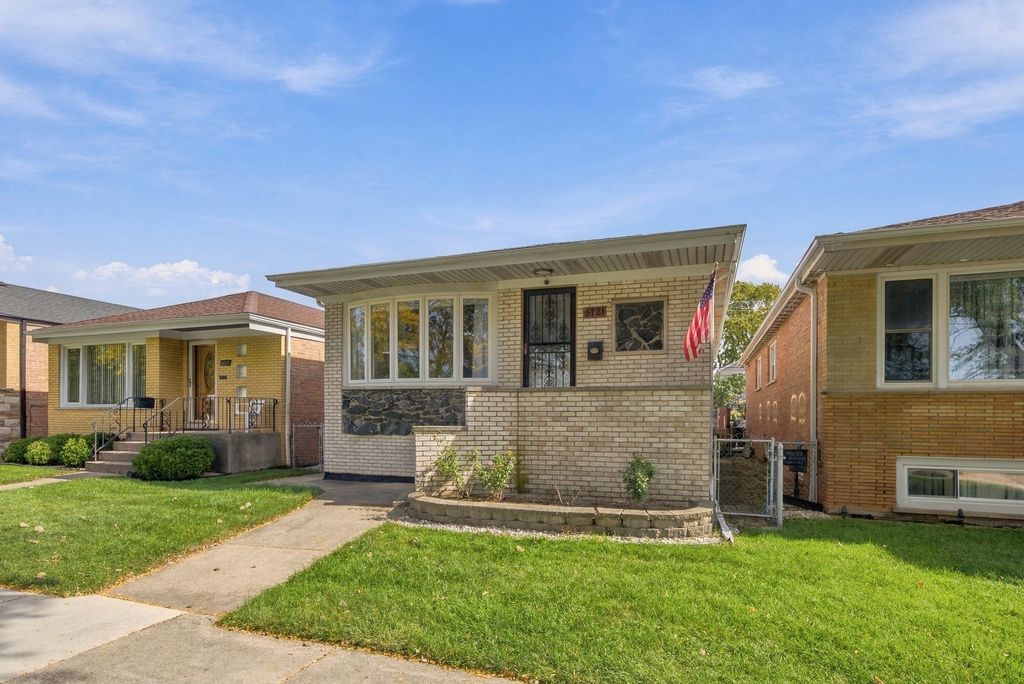 5721 S Mobile Avenue, Chicago, IL 60638 — photo 2