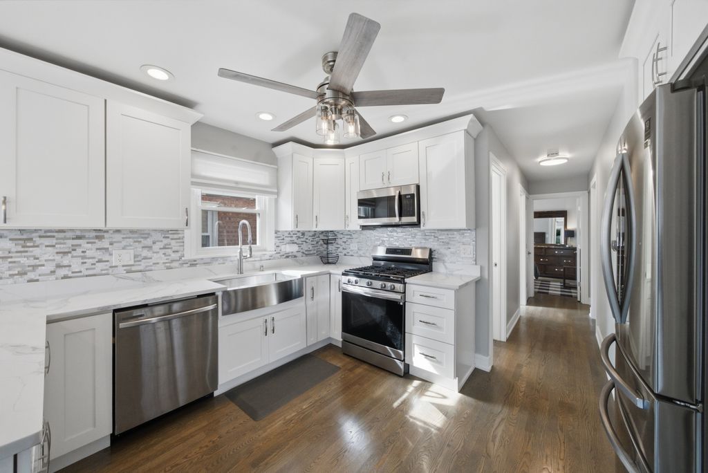 5721 S Mobile Avenue, Chicago, IL 60638 — photo 4