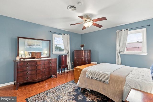4 BUCKINGHAM DR, Chambersburg, PA 17201