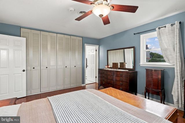 4 BUCKINGHAM DR, Chambersburg, PA 17201
