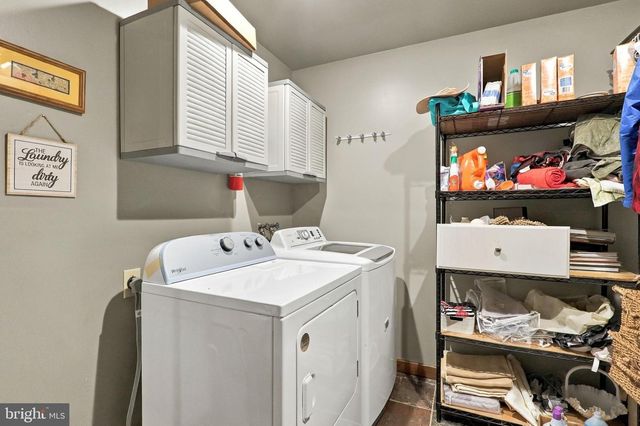 4 BUCKINGHAM DR, Chambersburg, PA 17201