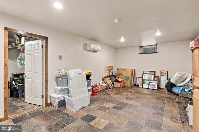 4 BUCKINGHAM DR, Chambersburg, PA 17201