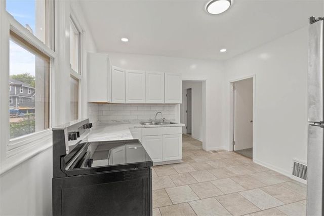 6010 Kenwood Avenue, Kansas City, MO 64110