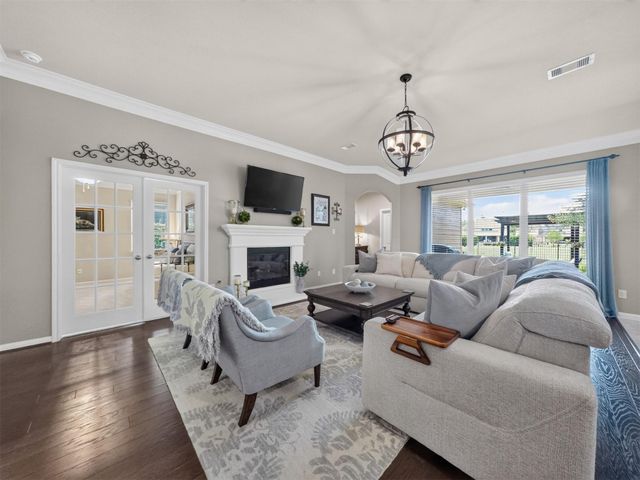 79 W Wading Pond Circle, The Woodlands, TX 77375