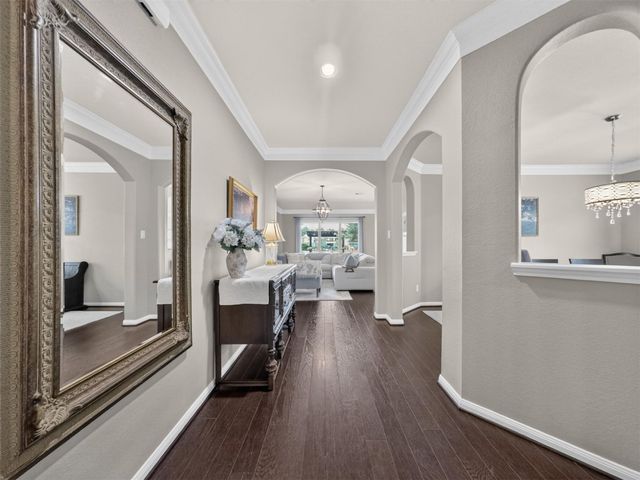 79 W Wading Pond Circle, The Woodlands, TX 77375