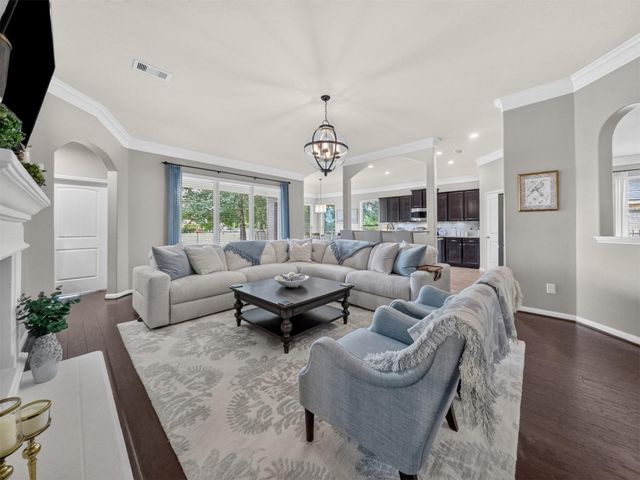 79 W Wading Pond Circle, The Woodlands, TX 77375