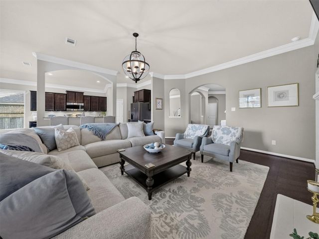 79 W Wading Pond Circle, The Woodlands, TX 77375