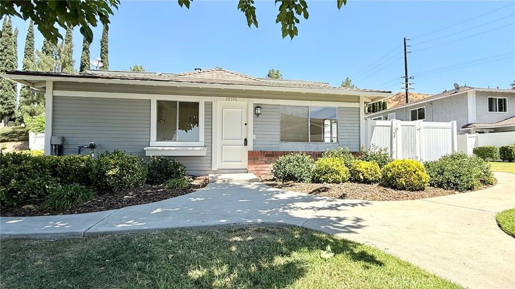 Image 1 of property listing at 28196 Robin, Saugus, CA 91350